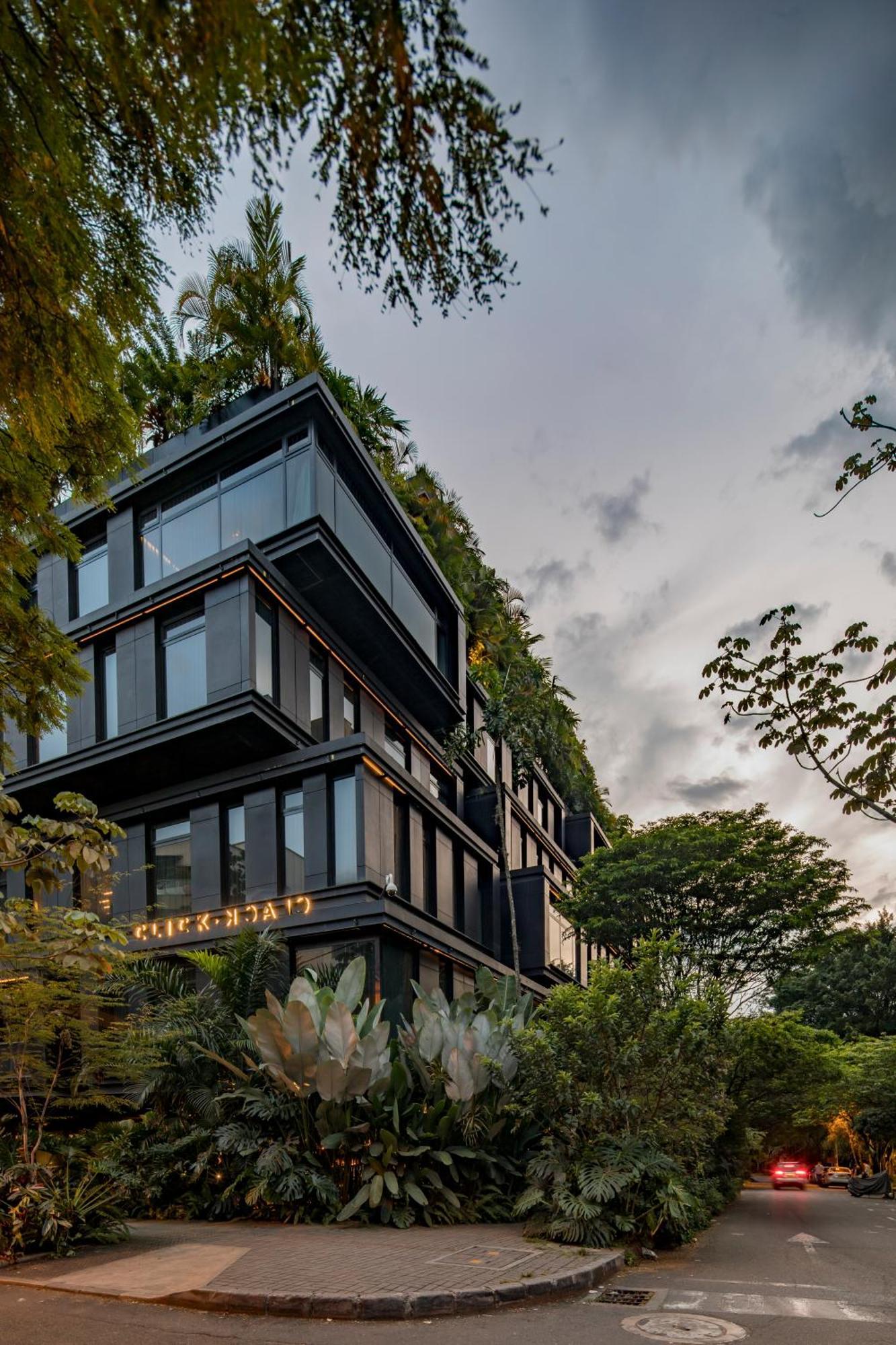 The Click Clack Hotel Medellín Dış mekan fotoğraf The Standard, Bangkok