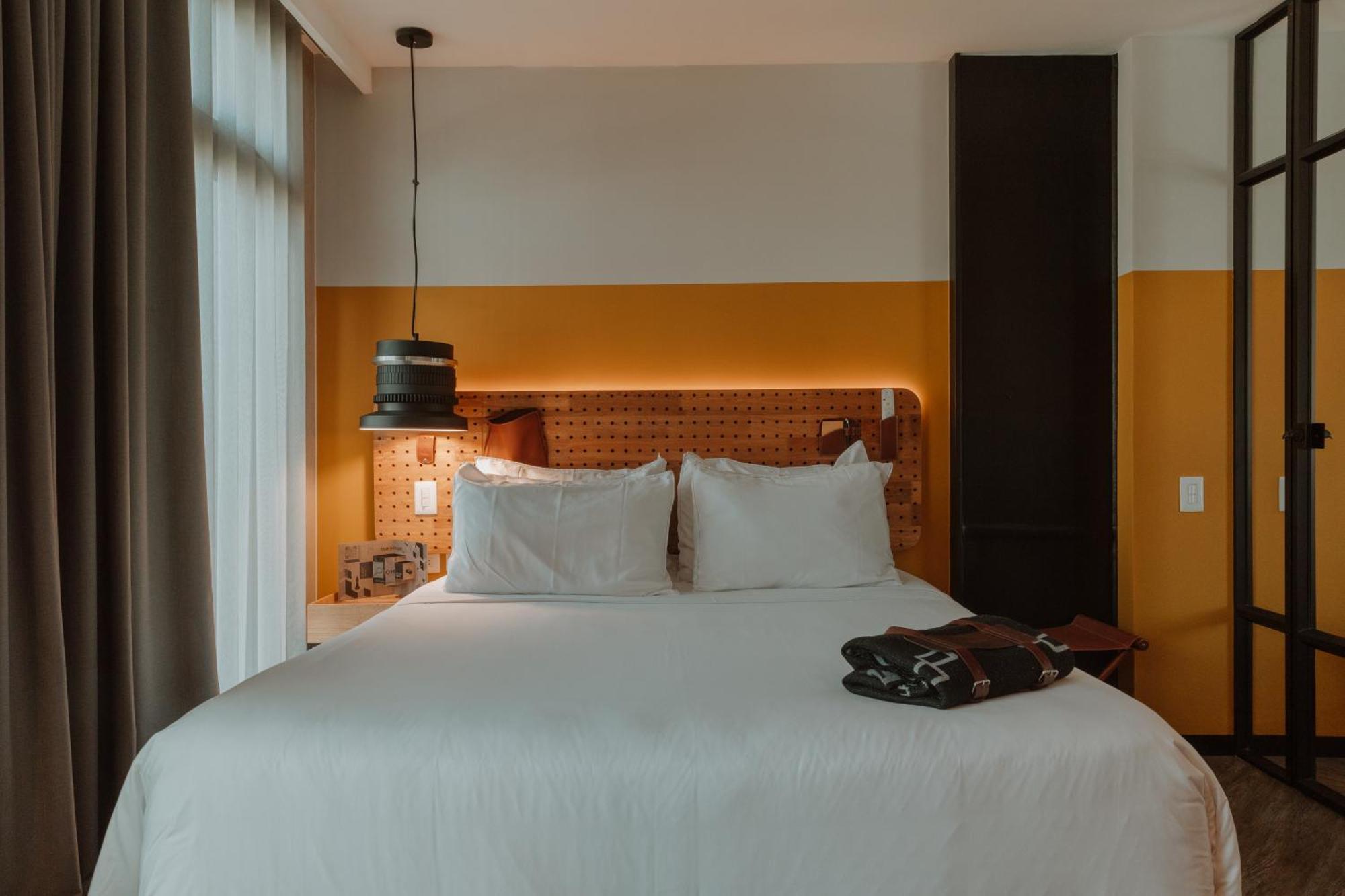 The Click Clack Hotel Medellín Dış mekan fotoğraf A room at the hotel